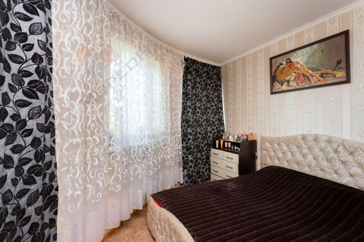 2-комн квартира Тепличная ул, 102