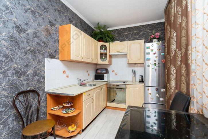 2-комн квартира Тепличная ул, 102