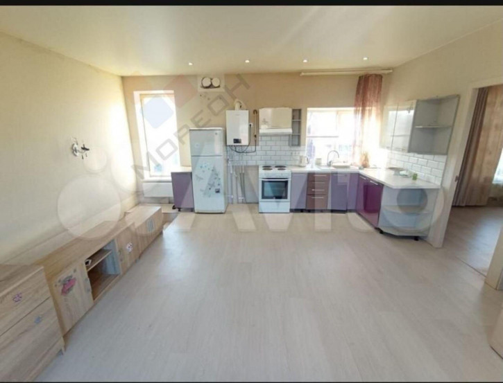 3-комн квартира Средняя ул, 1