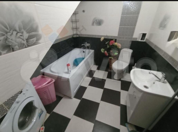 3-комн квартира Средняя ул, 1
