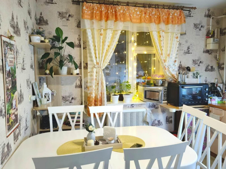 2-комн квартира Китицынская, 9