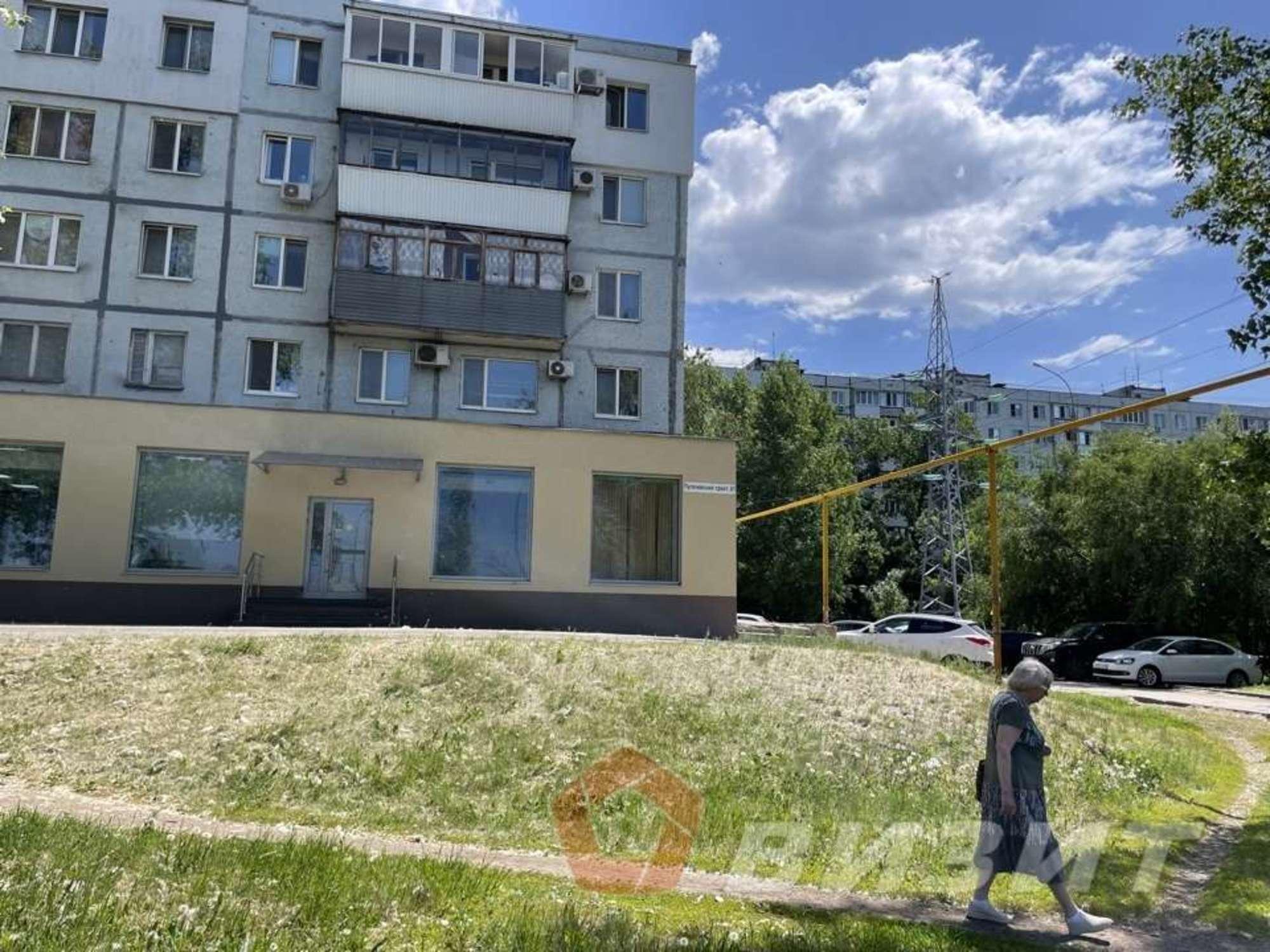 Сдать торговое помещение за 141 000 рублей на Пугачевский тракт, 61