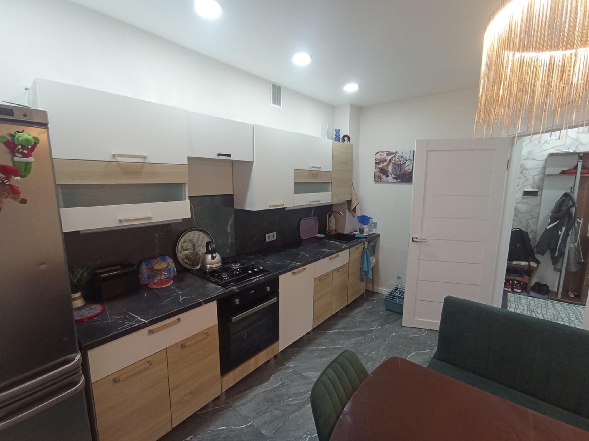 Купить квартиру за 10 300 000 рублей на Стахановская улица, 19к2