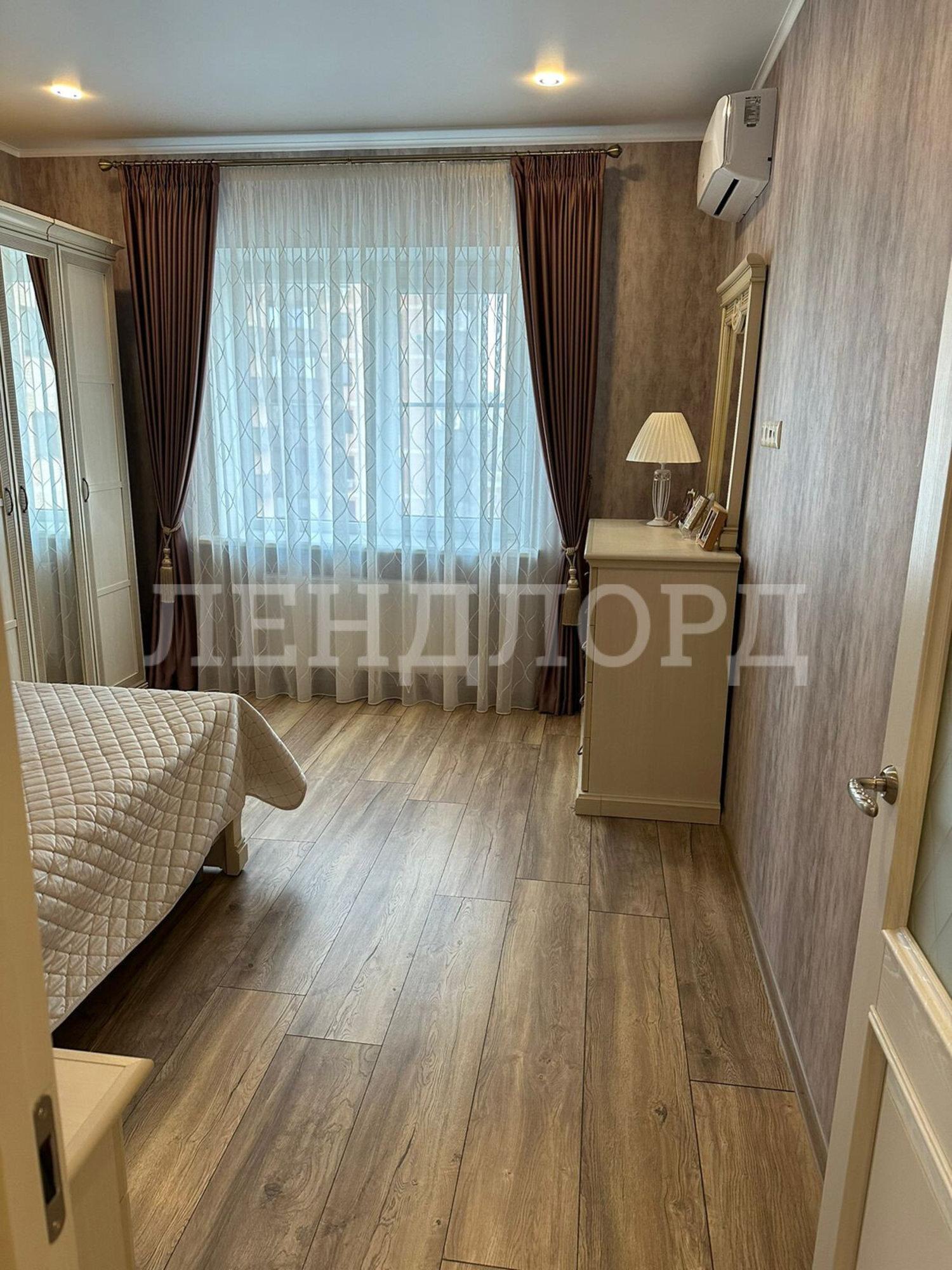 Купить квартиру за 7 600 000 рублей на Доломановский переулок, 128