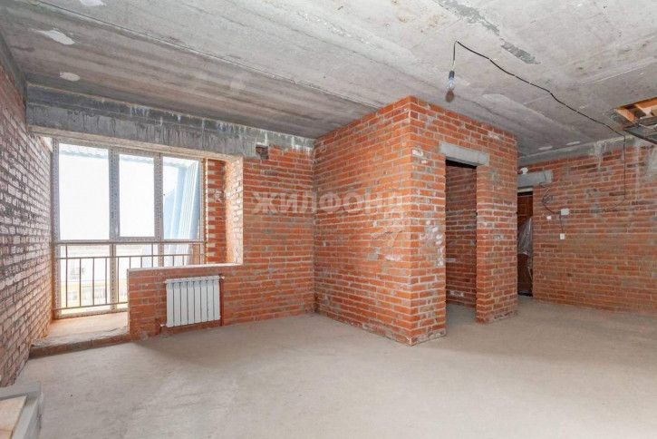 4-комн квартира К.Маркса улица, д.11