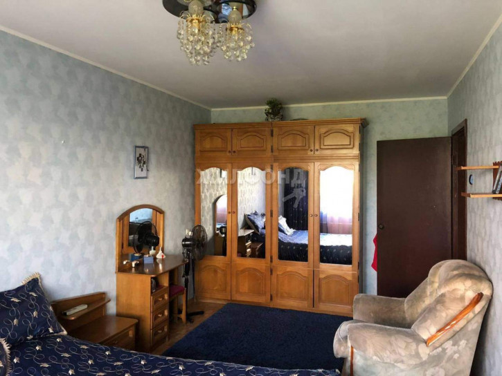 2-комн квартира Автостроителей улица, д.12