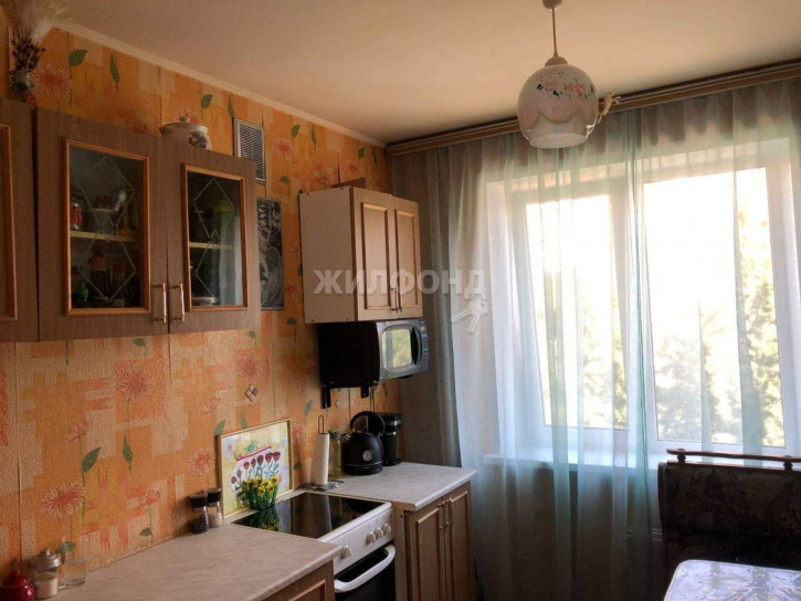 2-комн квартира Автостроителей улица, д.12