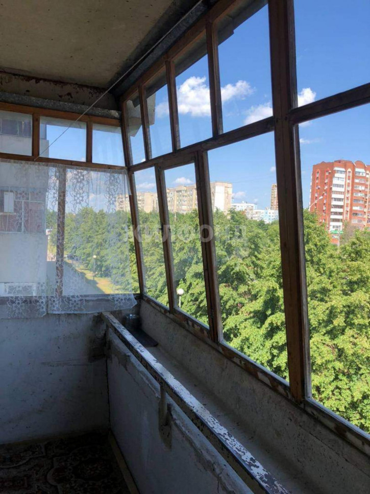 2-комн квартира Автостроителей улица, д.12