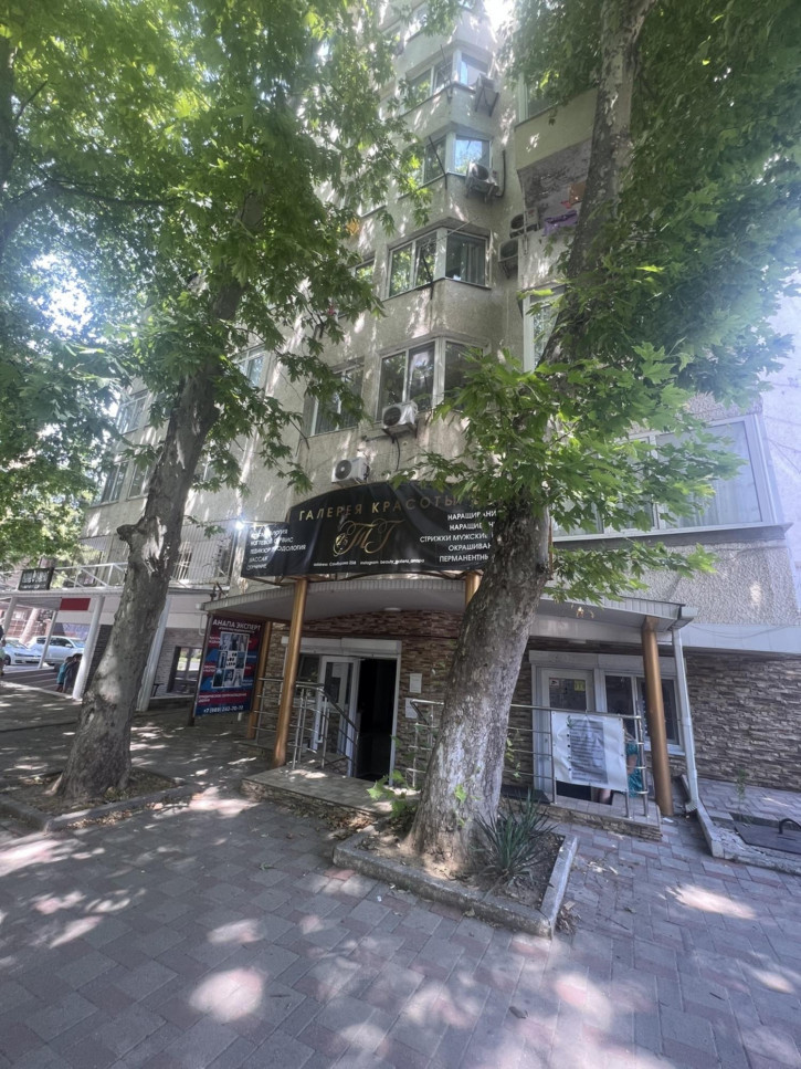 3-комн квартира улица Самбурова, 258
