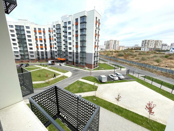 2-комн квартира улица Крылова, 13к1