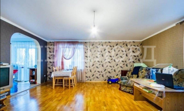 4-комн квартира улица 14-я Линия, 78