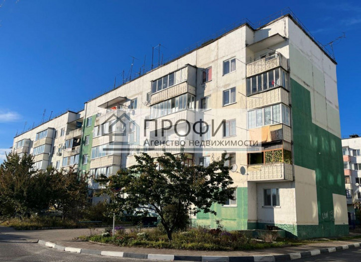 4-комн квартира Ливенская ул, 126