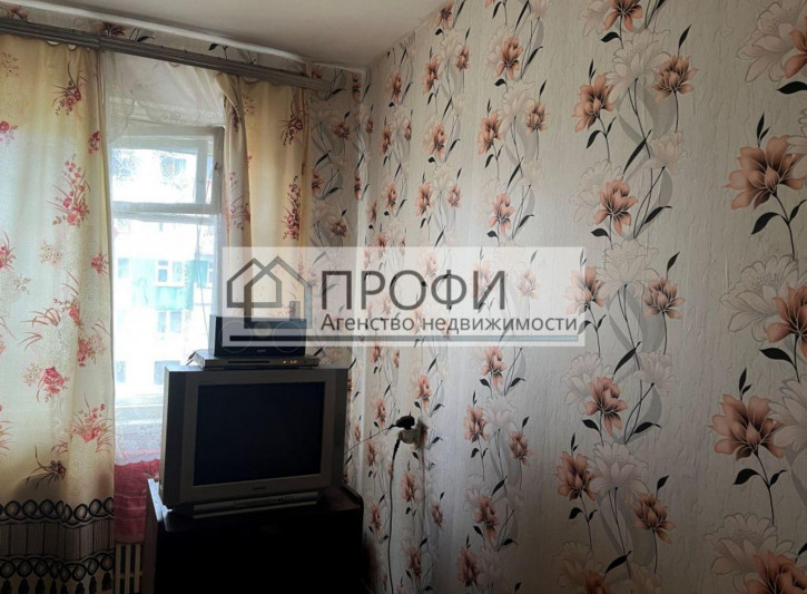 4-комн квартира Ливенская ул, 126