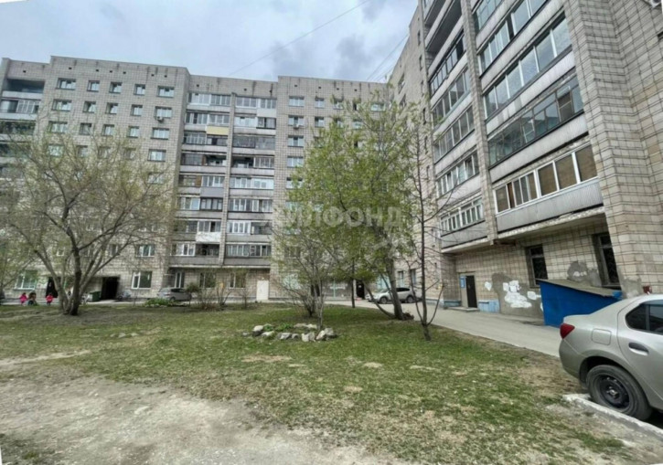 4-комн квартира Учительская, 24