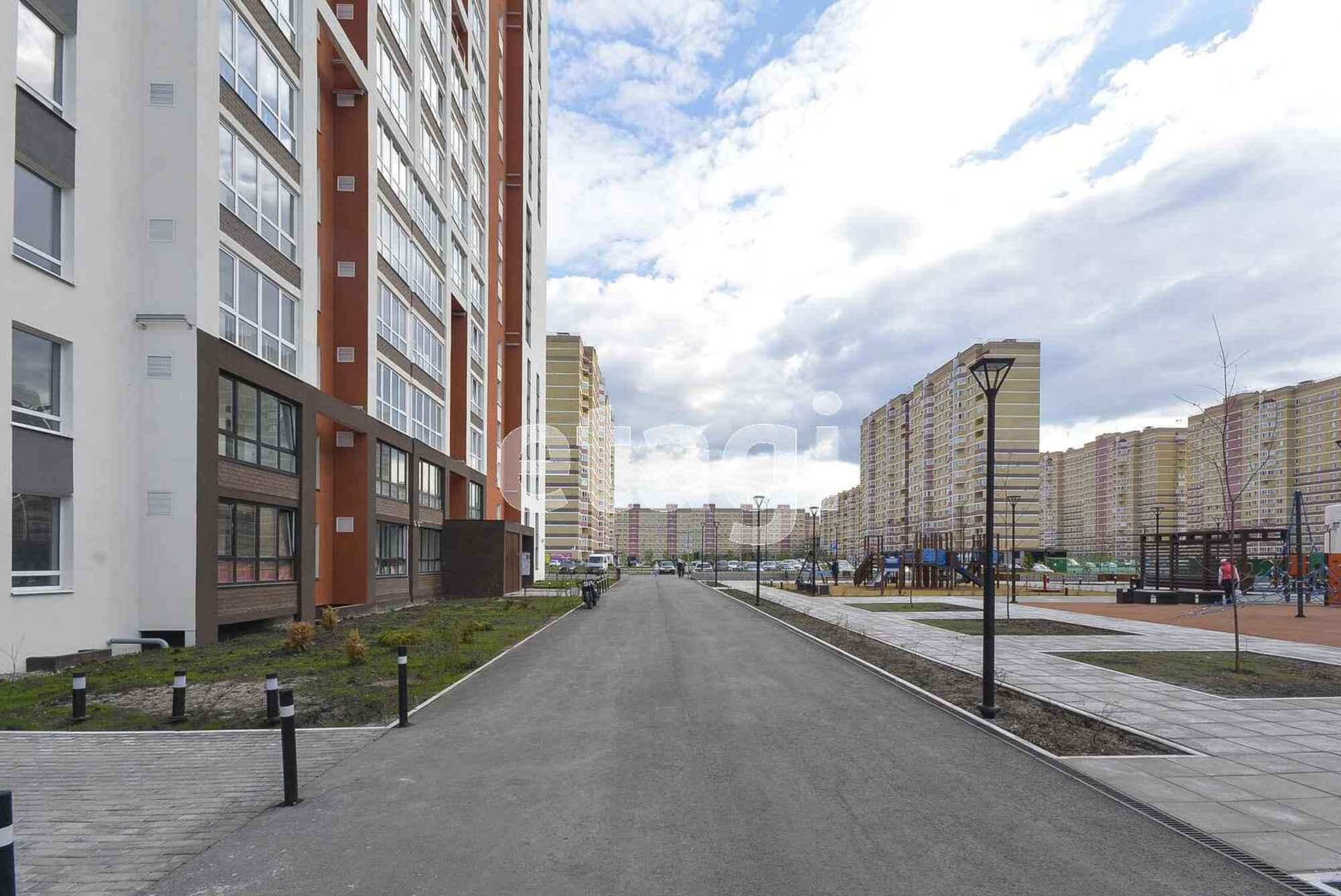 Купить квартиру за 9 990 000 рублей на Андрея Бушуева, 2