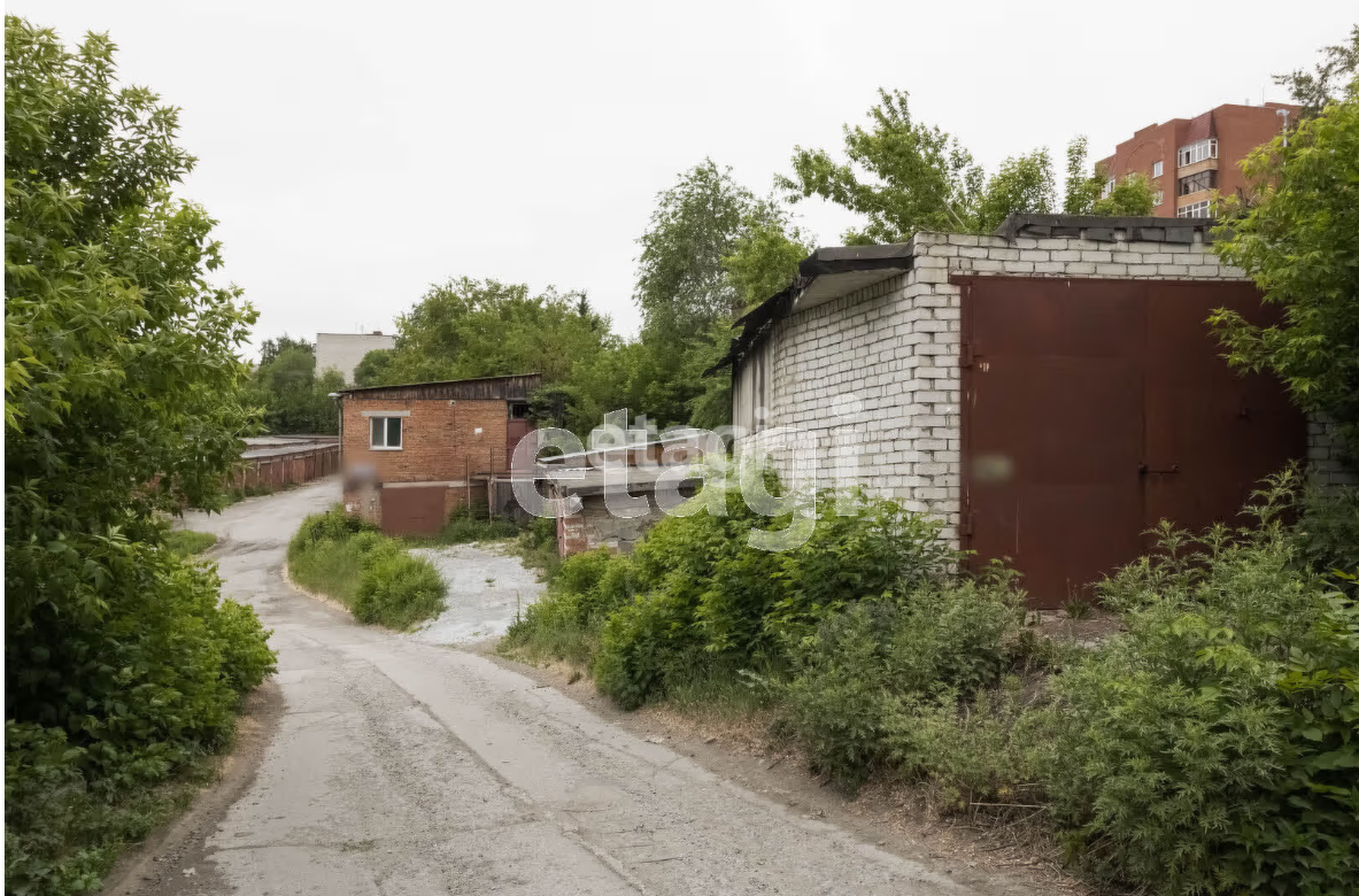 Купить гараж, место в паркинге за 830 000 рублей на Клары Цеткин 10