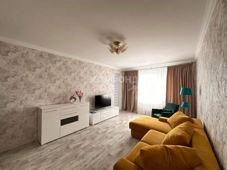 3-комн квартира Дружбы Народов улица, д.40