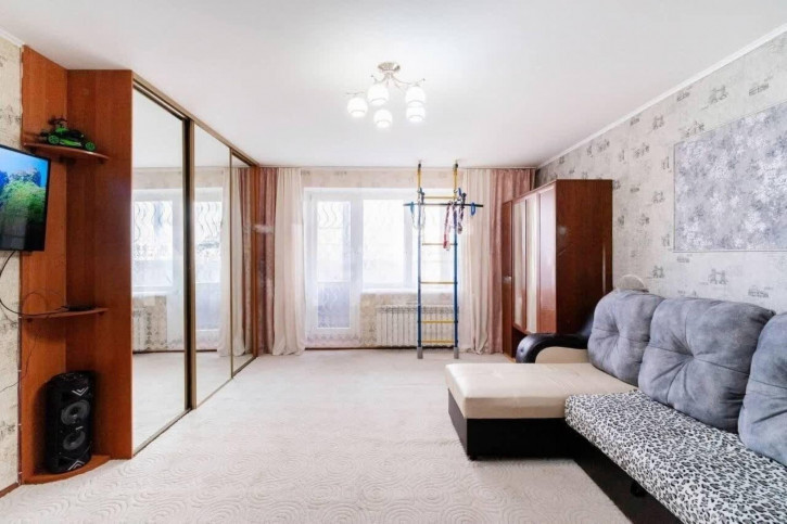 3-комн квартира 12 Декабря, 1