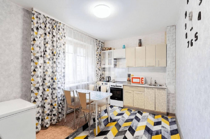 3-комн квартира 12 Декабря, 1