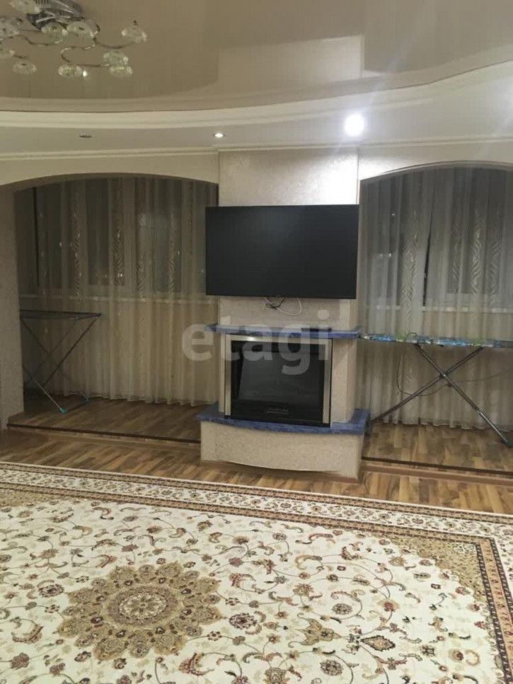 4-комн квартира Попова, 7
