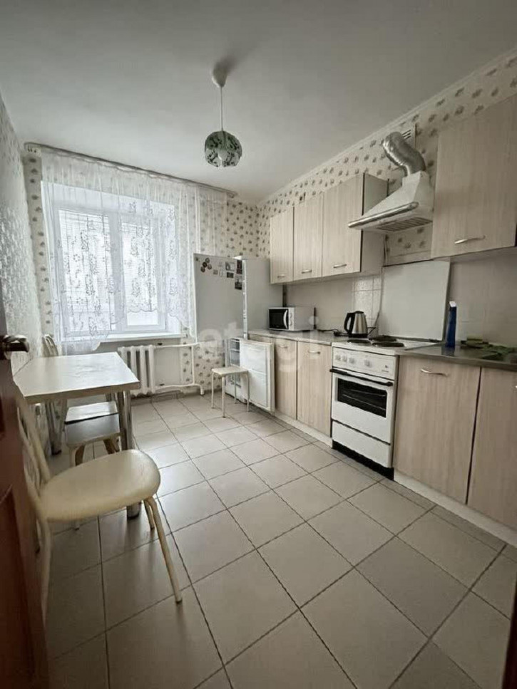 2-комн квартира Максима Горького, 10