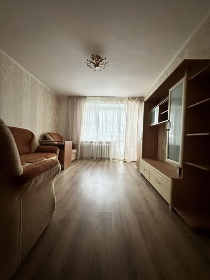 2-комн квартира Максима Горького, 10