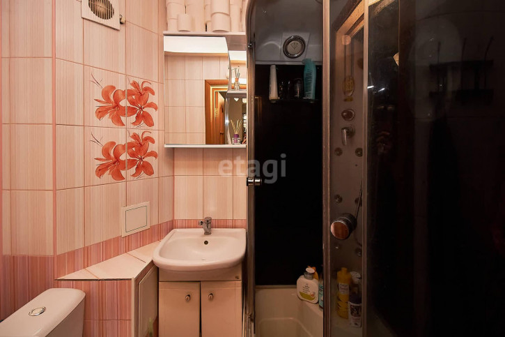 2-комн квартира Мельникайте, 67