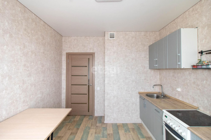 2-комн квартира Мельникайте, 2/14
