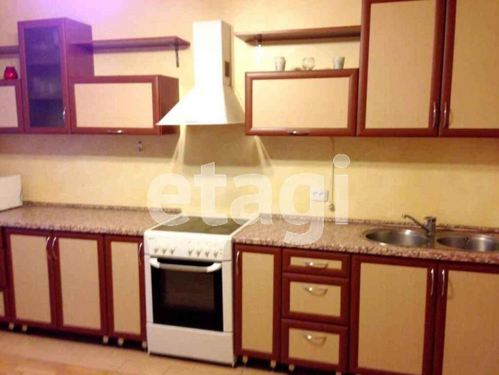 3-комн квартира Грибоедова, 13