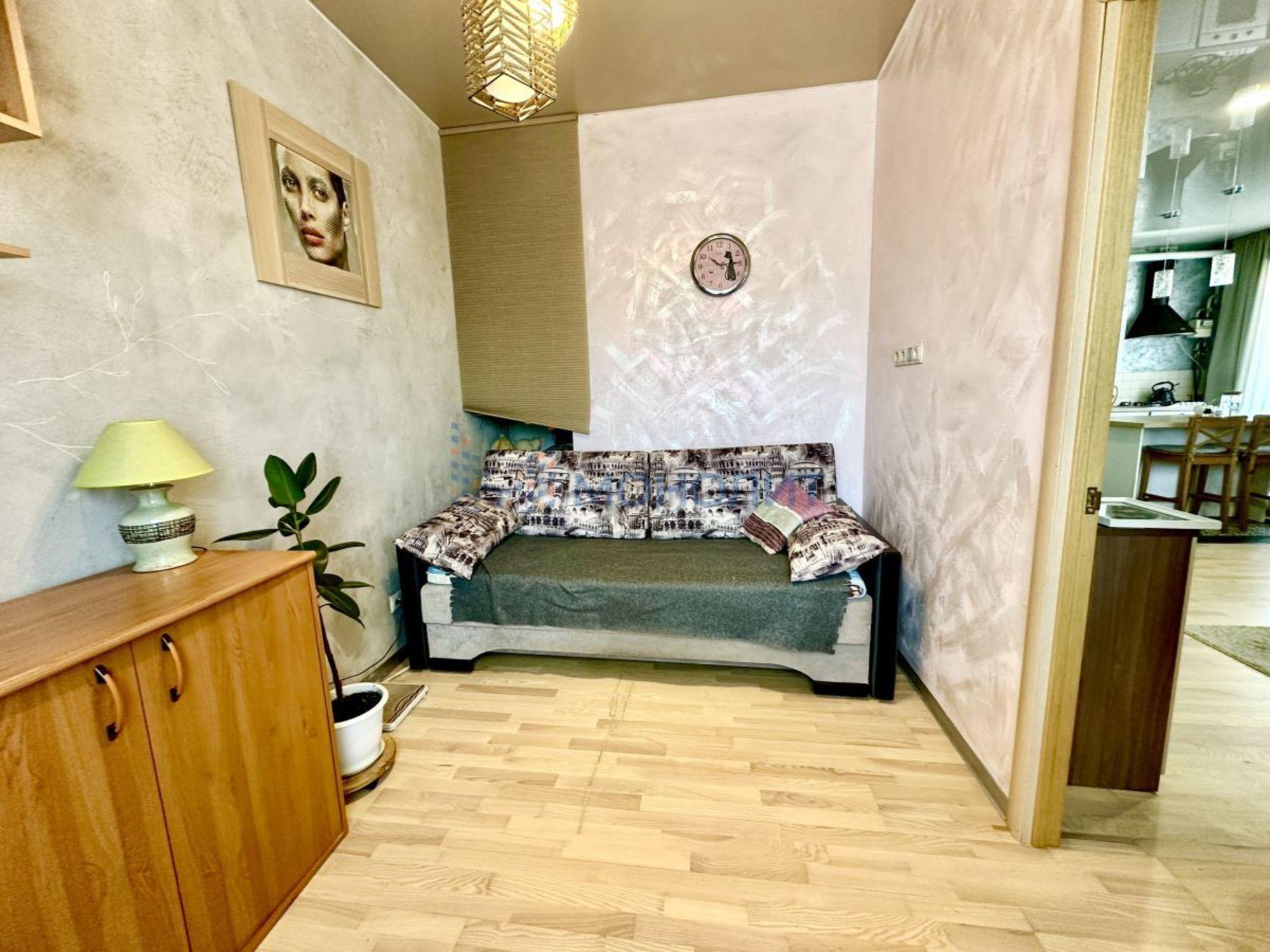 Купить квартиру за 10 000 000 рублей на Парниковый пер, 8
