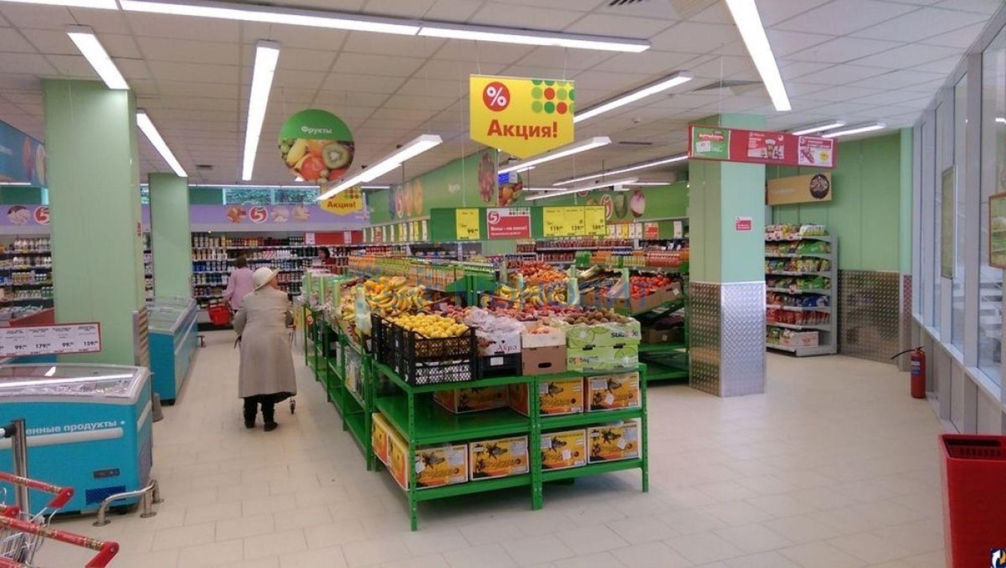 Купить торговое помещение за 76 000 000 рублей на Советская пл, 15