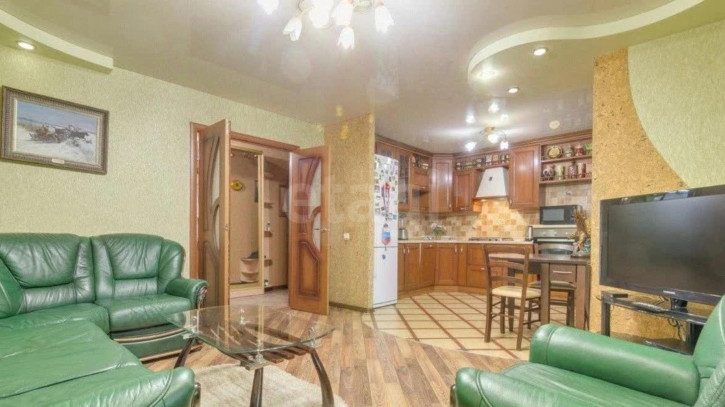 3-комн квартира улица Петина, 10