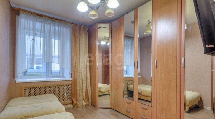 3-комн квартира улица Петина, 10