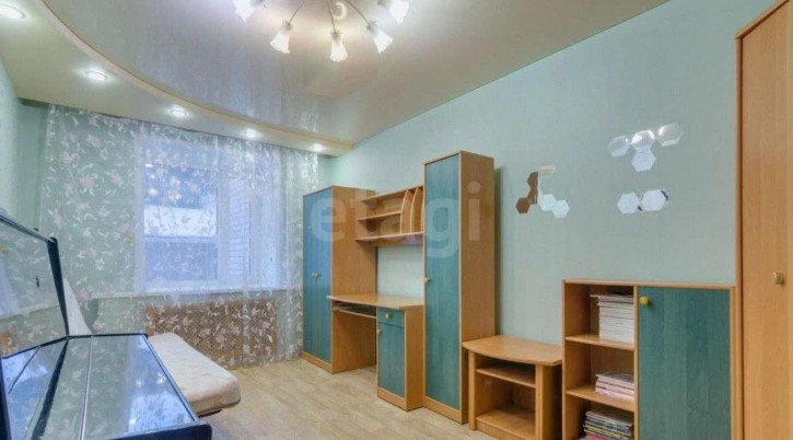 3-комн квартира улица Петина, 10