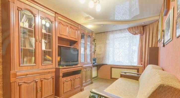3-комн квартира улица Петина, 10