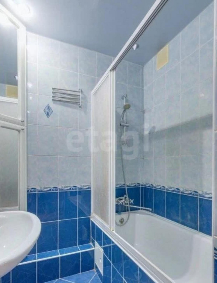 3-комн квартира улица Петина, 10