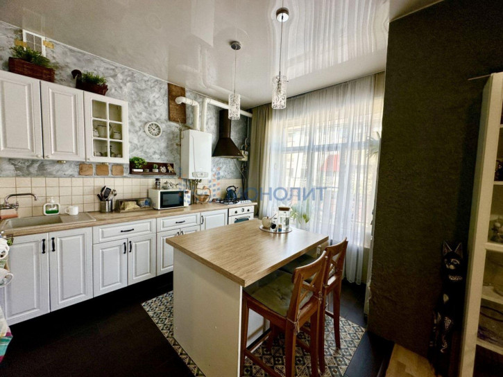 3-комн квартира Парниковый пер, 8