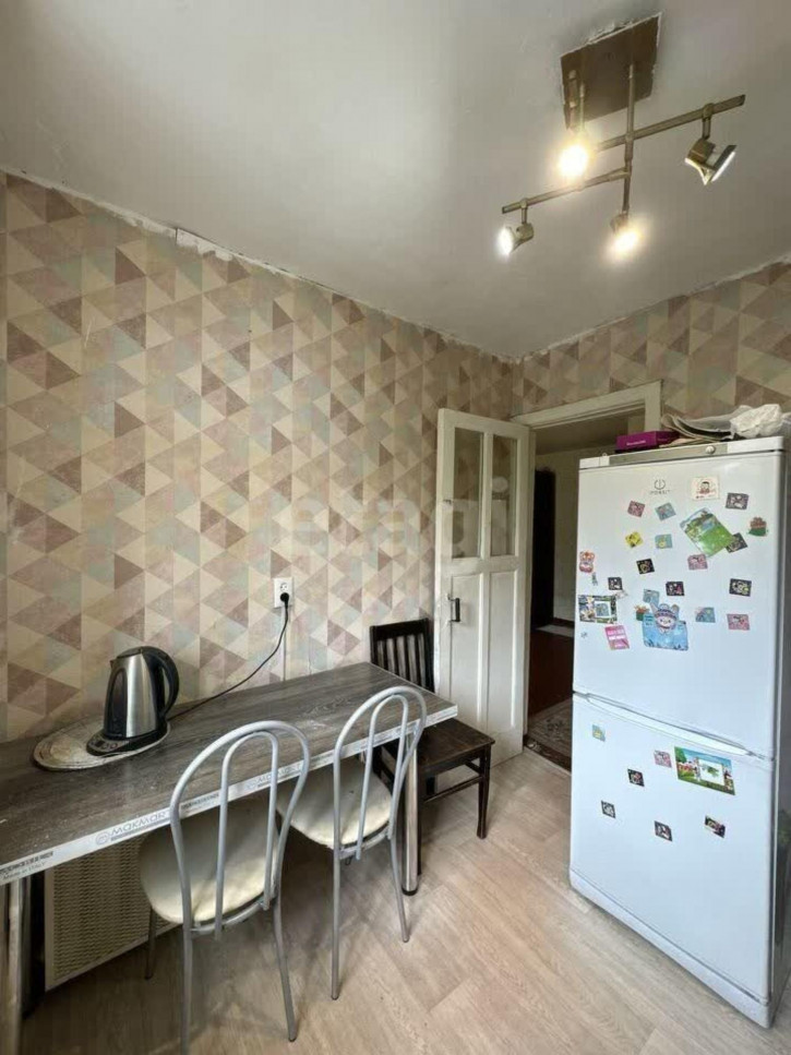 2-комн квартира Титова, 23