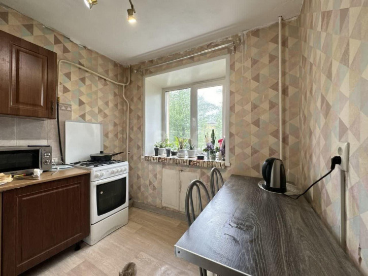 2-комн квартира Титова, 23