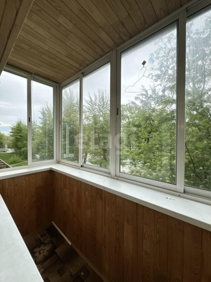 2-комн квартира Титова, 23