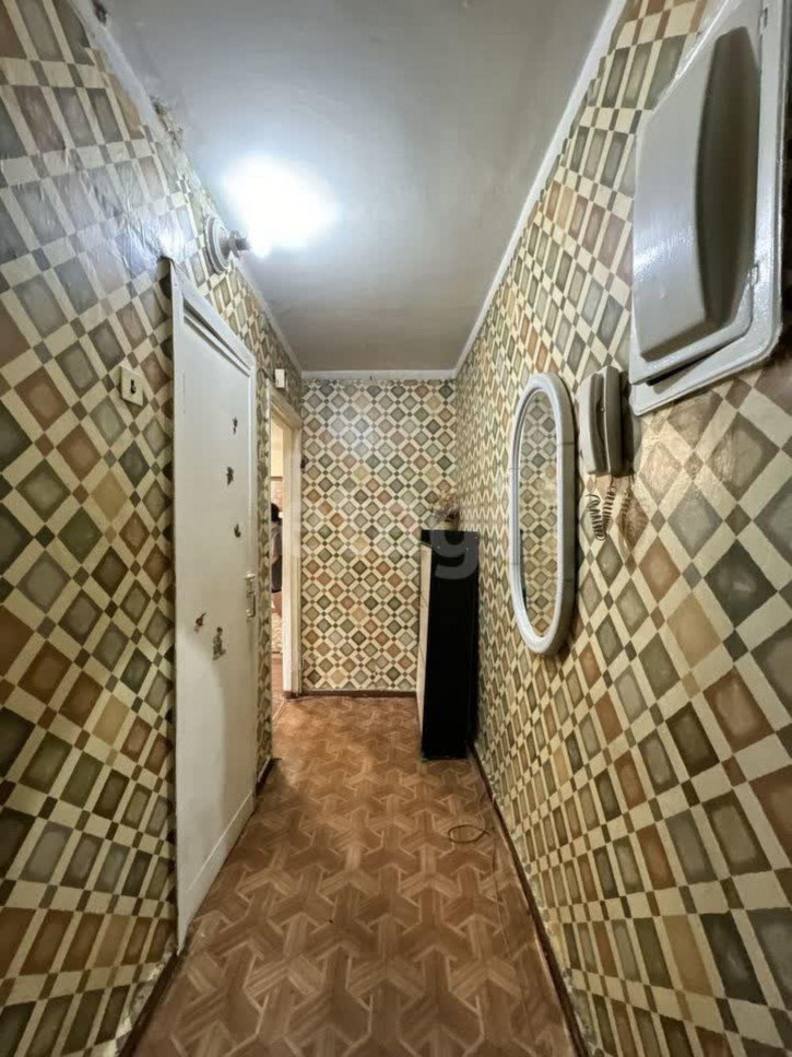 2-комн квартира Титова, 23