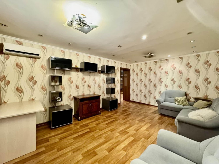 3-комн квартира Самарцева, 3
