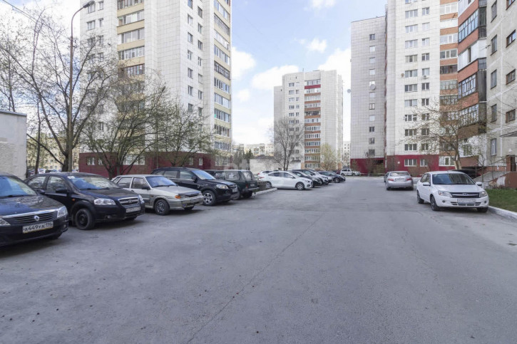 2-комн квартира Монтажников, 8