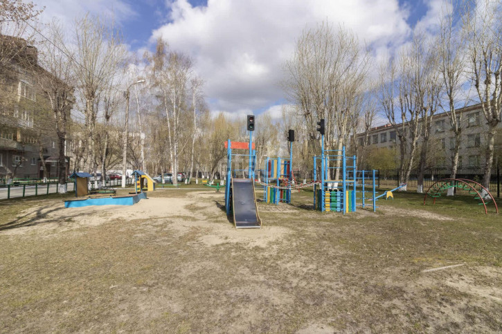 2-комн квартира Монтажников, 8
