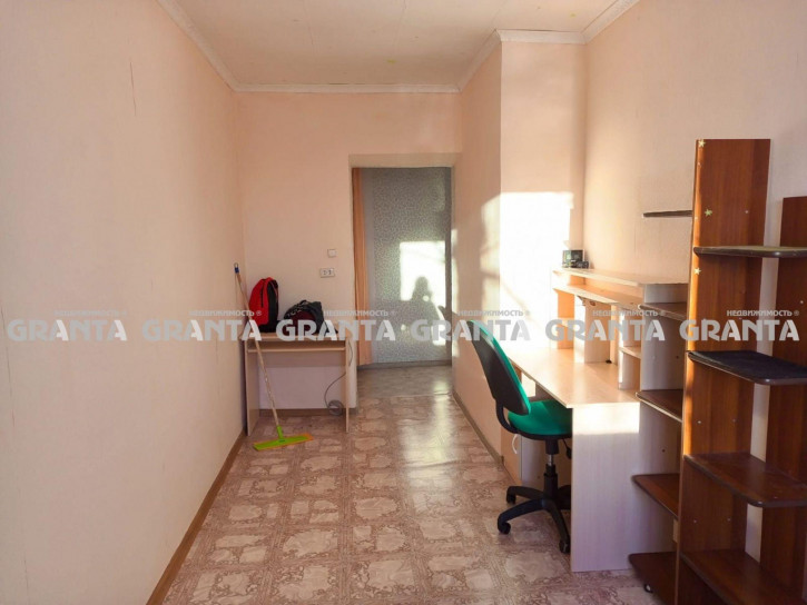 3-комн квартира ул Партизана Железняка, 15