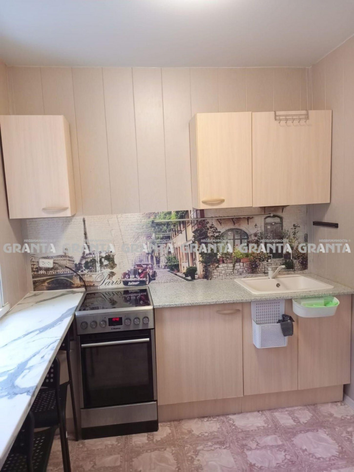 3-комн квартира ул Партизана Железняка, 15