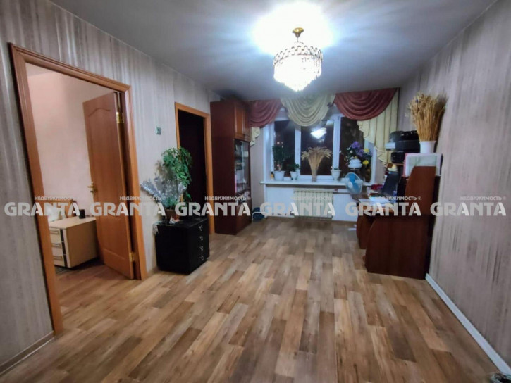 4-комн квартира ул Железнодорожников, 19