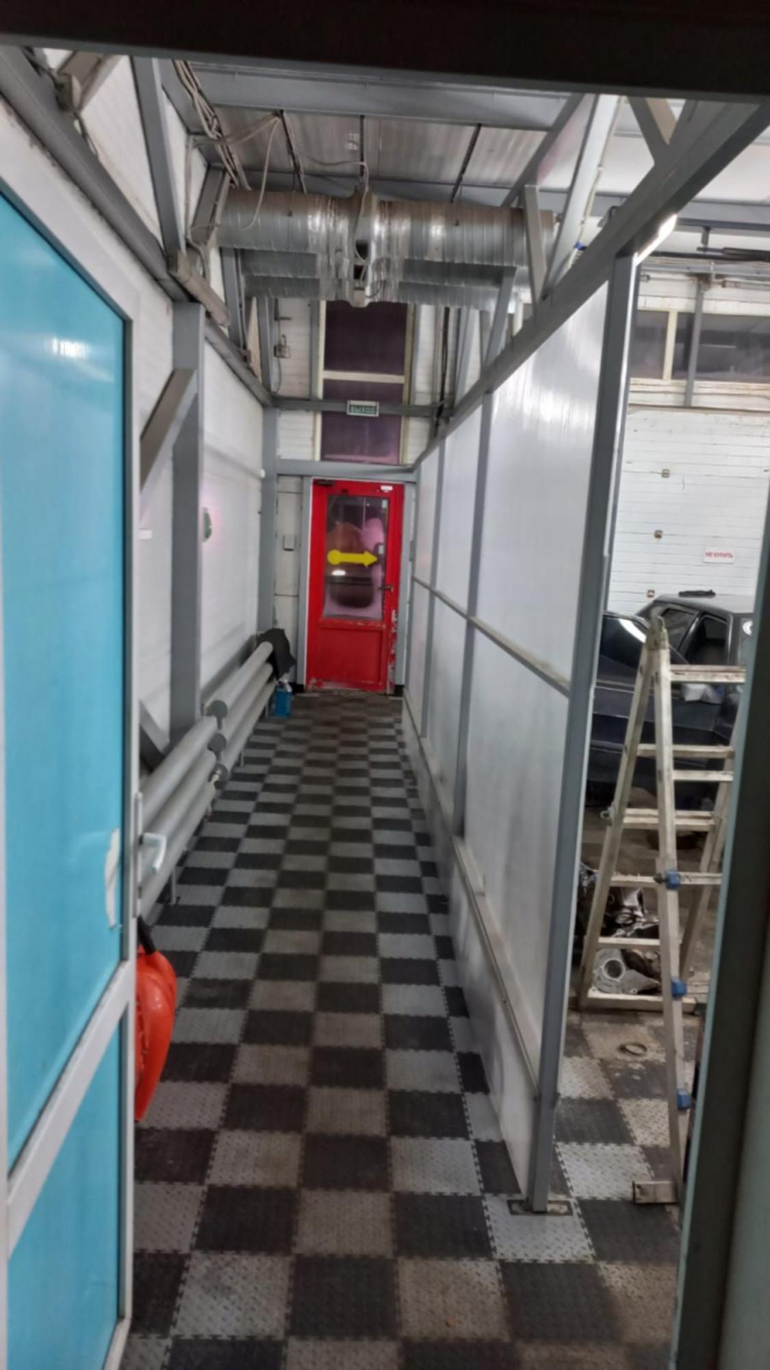 Купить торговое помещение за 13 800 000 рублей на ул М.Горького, 2