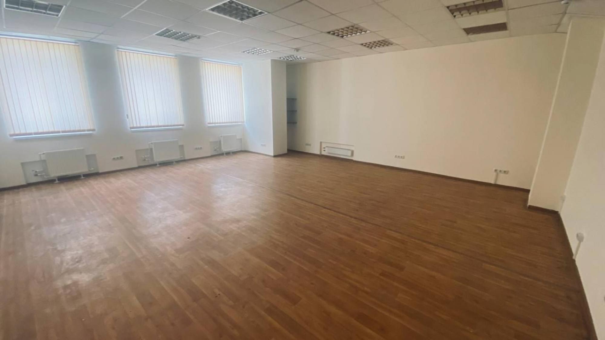 Сдать офис, помещение под офис за 30 000 рублей на ул им Слонова И.А., 1