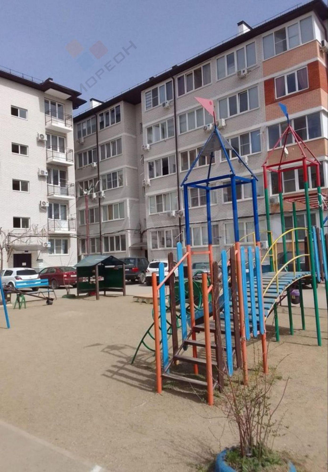Купить квартиру за 2 300 000 рублей на Парижская ул, 5/3